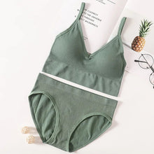 Load image into Gallery viewer, Women Bra Panties Set Seamless Bra Cropped Bralette Crop Top Low Back Brassieres Sexy Lingerie Push Up Bra Sexy Underwear Set
