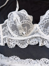 Load image into Gallery viewer, Lingerie Set Transparent Bra Set Hot Erotic Sexy Costumes Solid Color Underwear Seamless Bra Thong Garters Sexy Lingerie Sets
