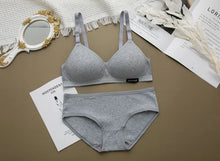 Load image into Gallery viewer, 2PCS/Set Women Seamless Bra Panties Set Sexy Stretch Sport Bra Thong Briefs Style Panty Bralette Crop Top Intimates Lingerie Set
