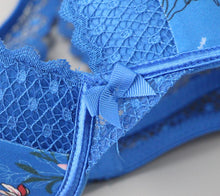 Load image into Gallery viewer, New 2020 sexy 3/4 cup back closure lace women bra set thong hollow out  underwear  intimante  lingerie
