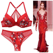 Load image into Gallery viewer, New 2020 sexy 3/4 cup back closure lace women bra set thong hollow out  underwear  intimante  lingerie
